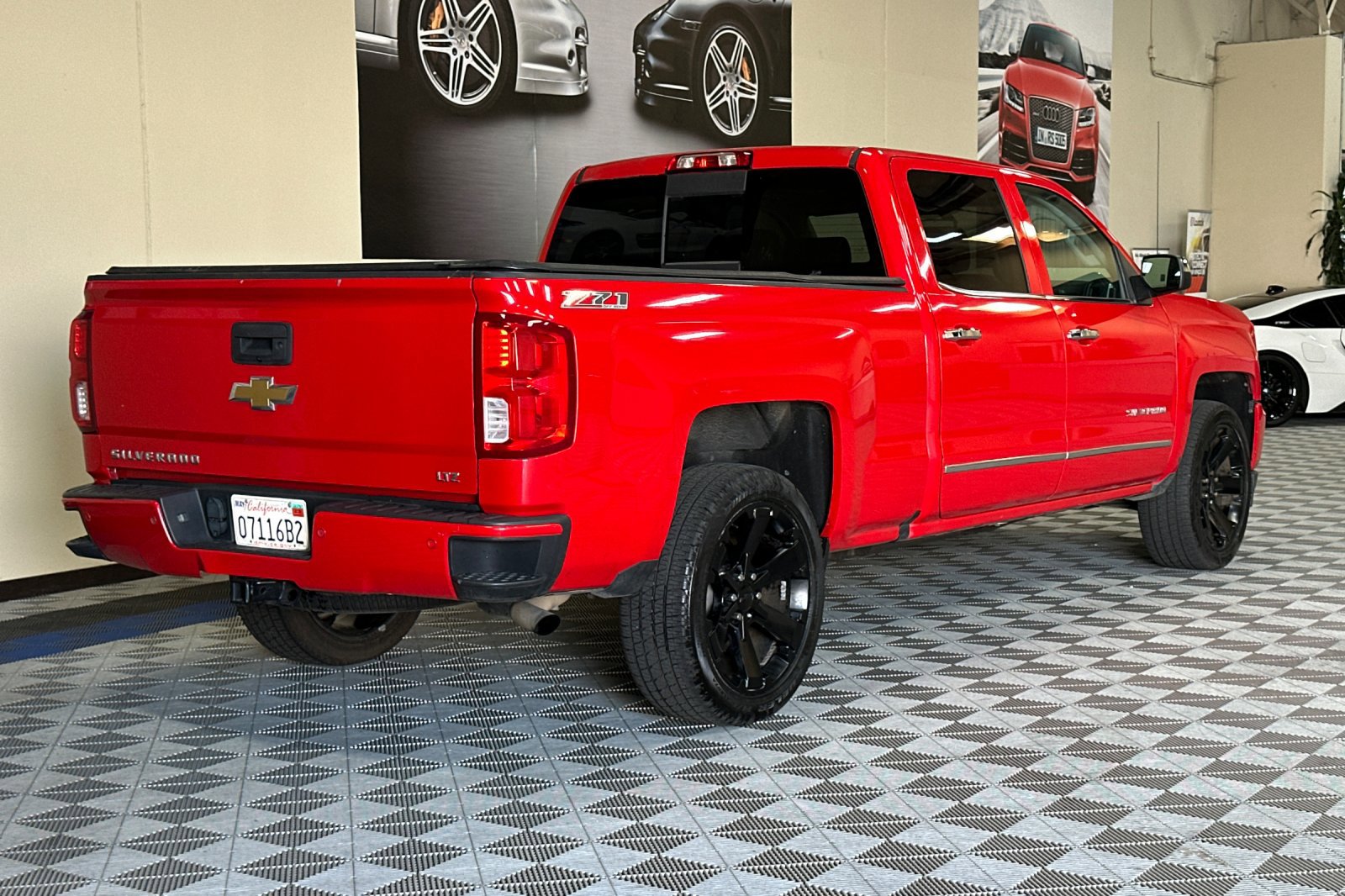 Used 2016 Chevrolet Silverado 1500 LTZ Z71 w/ LTZ Plus Package image 4