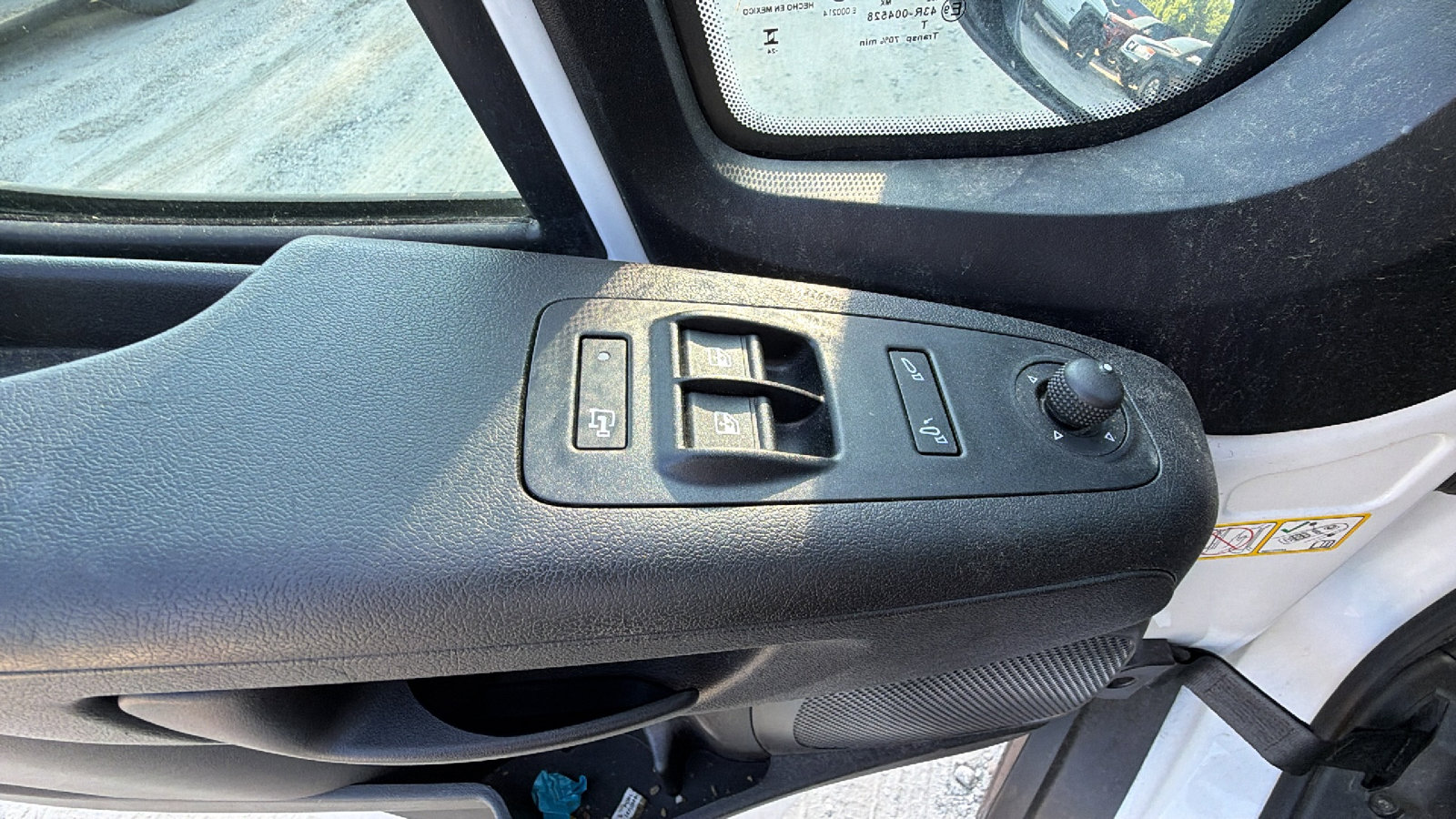 Used 2024 RAM ProMaster 2500 w/ Convenience Group FWD image 15