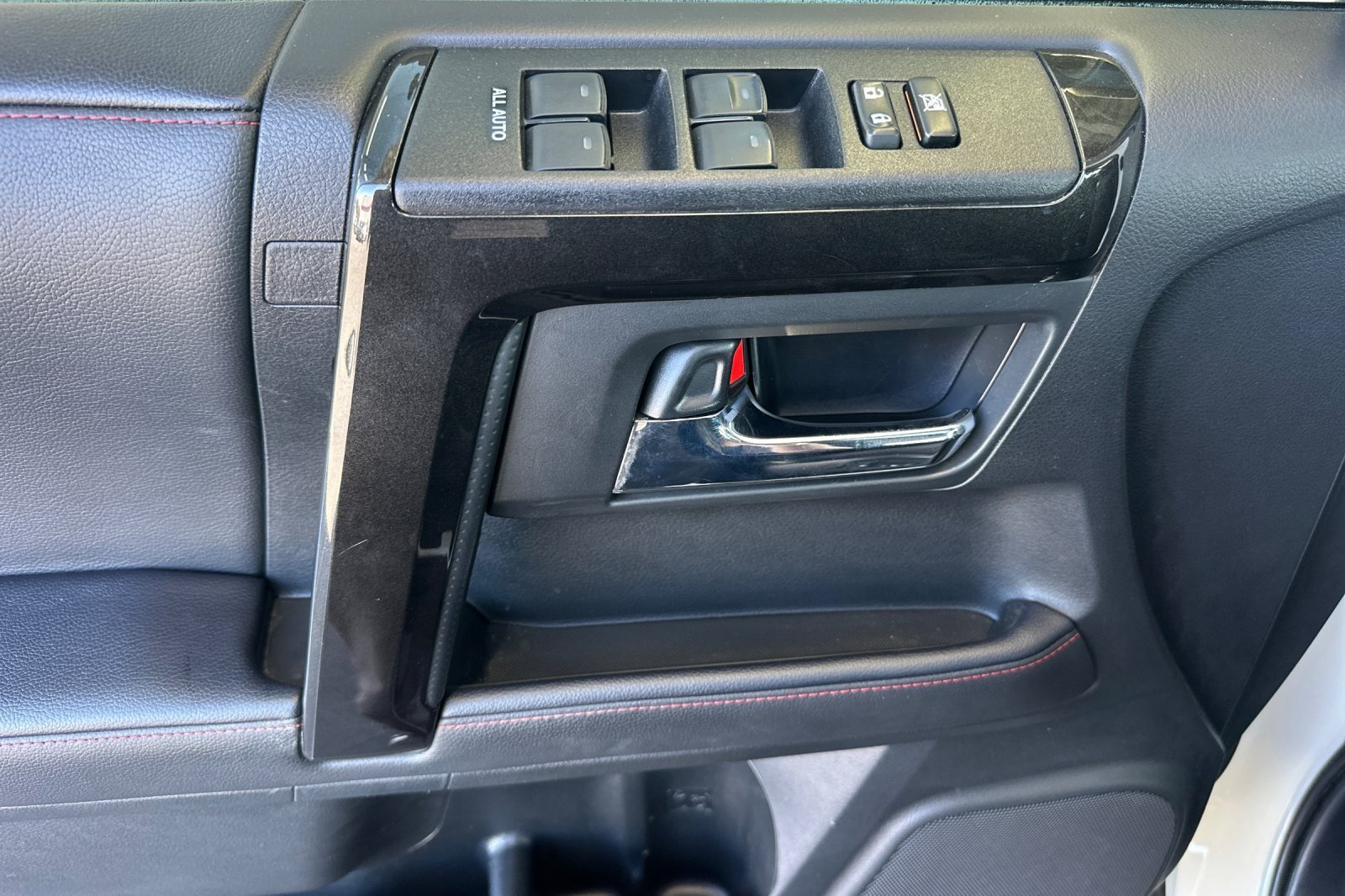 Certified 2023 Toyota 4Runner TRD Off-Road Premium w/ Off Road Premium Plus Package AWD/4WD image 10