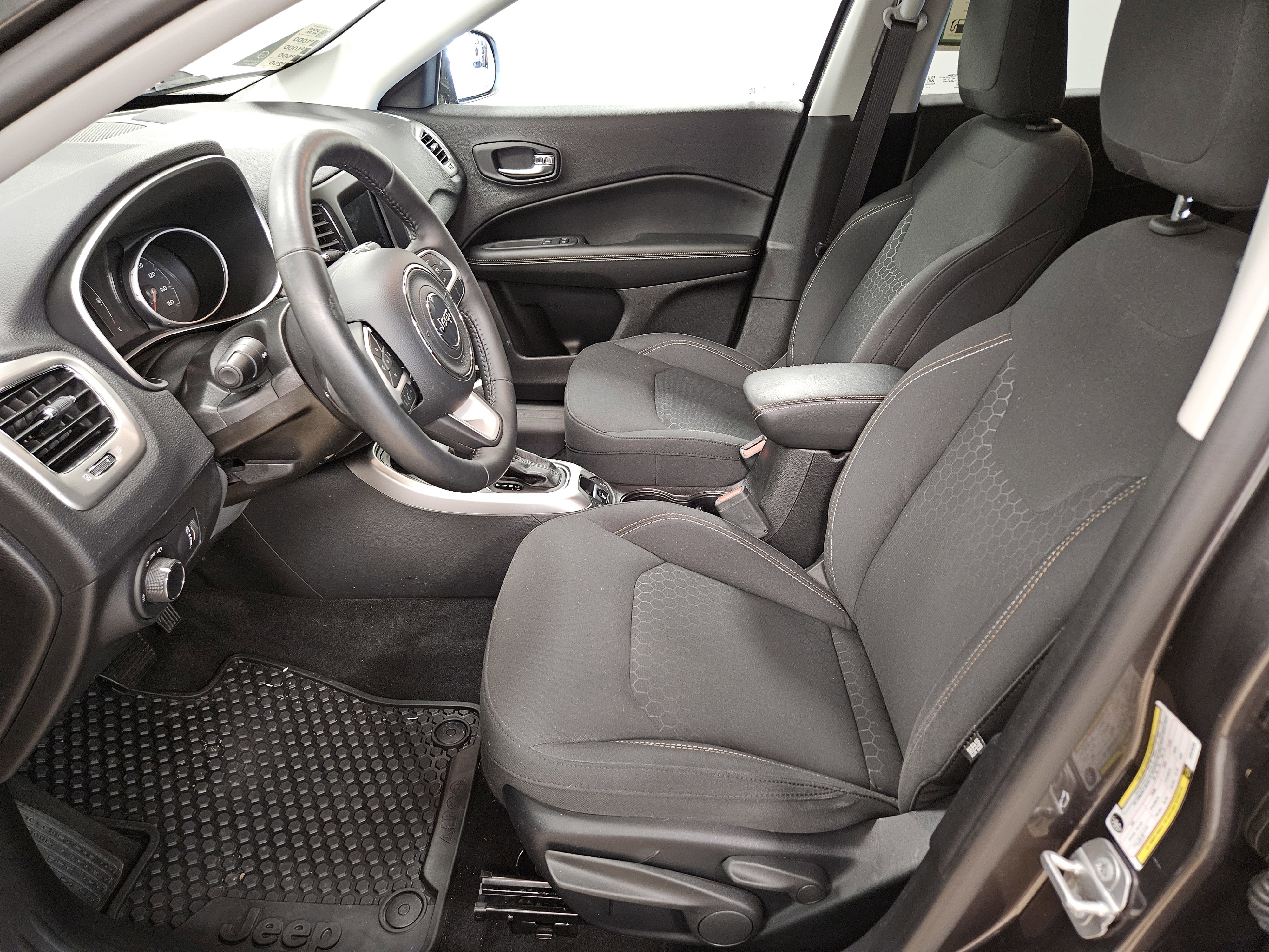 Used 2019 Jeep Compass Sport w/ Cold Weather Group image 8