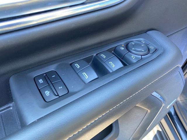 Certified 2023 GMC Yukon SLT w/ SLT Premium Package AWD/4WD image 18