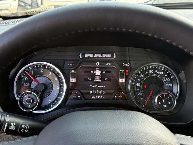 Used 2024 RAM 1500 Laramie AWD/4WD image 16