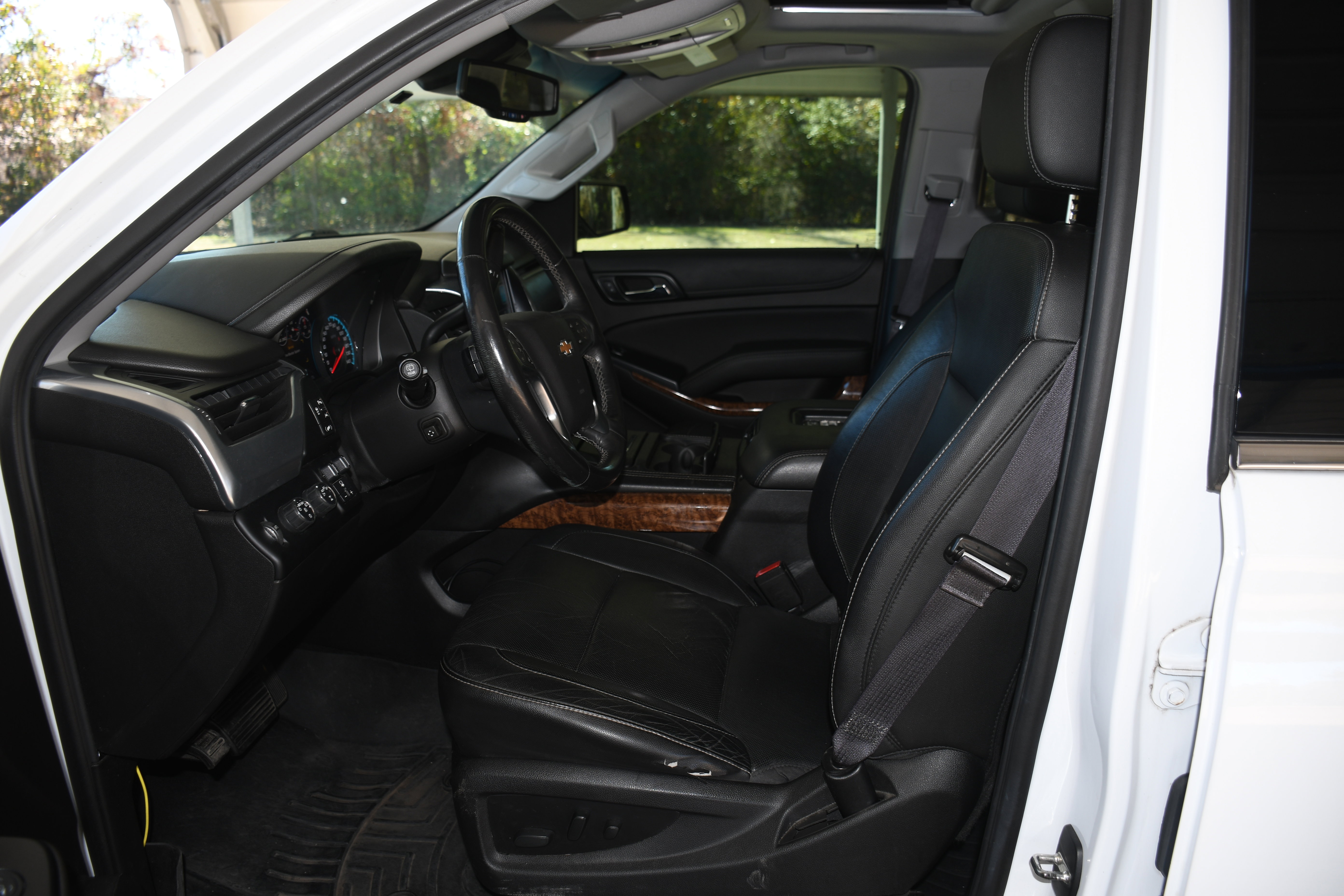 Used 2017 Chevrolet Suburban Premier image 8