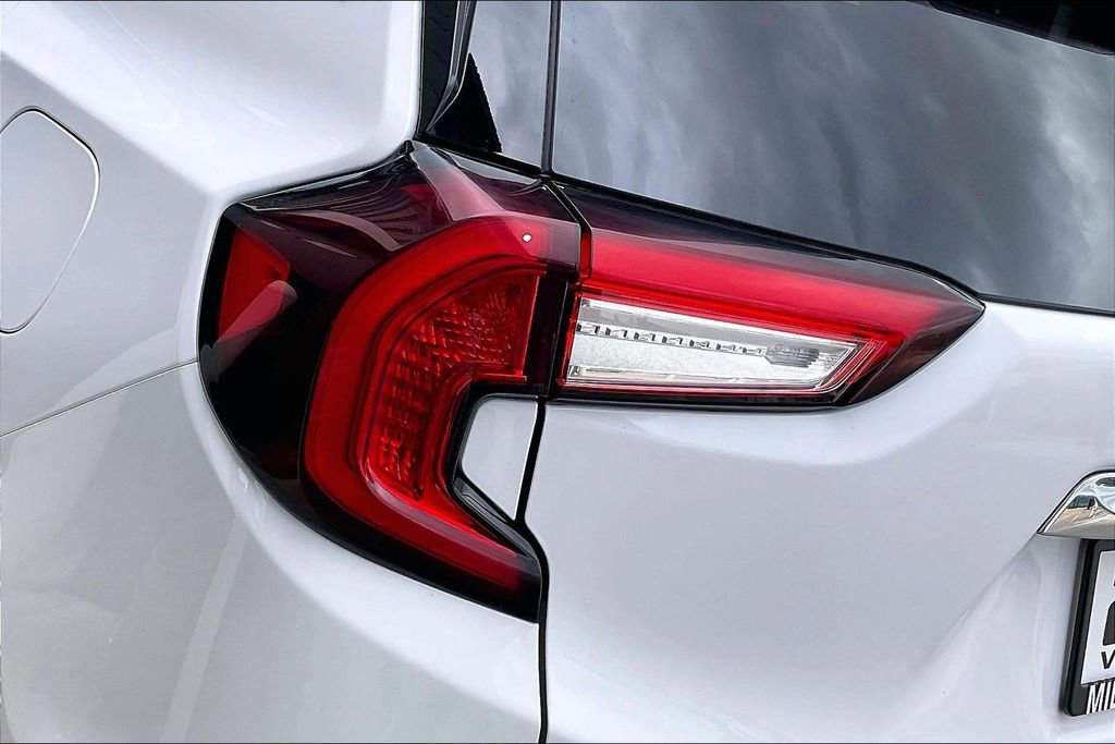 Used 2023 GMC Terrain SLT FWD image 29