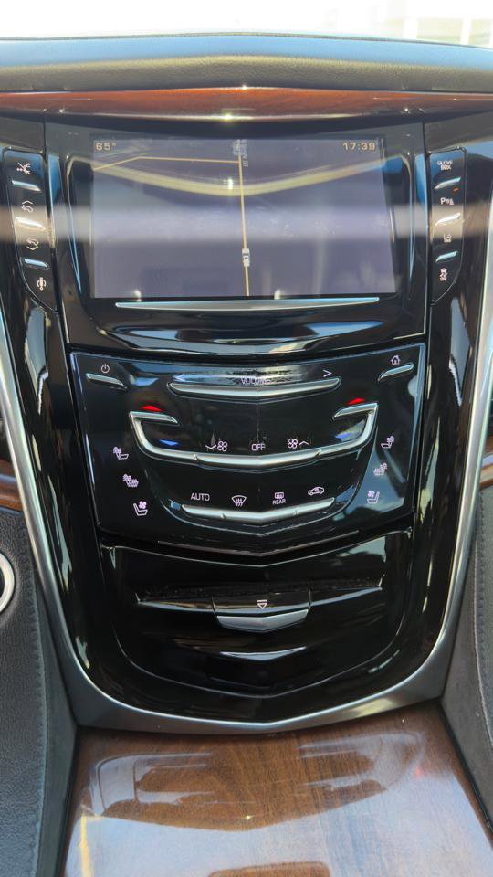 Used 2015 Cadillac Escalade Premium AWD/4WD image 25