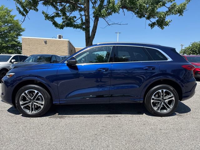 Certified 2025 Audi Q5 Premium Plus w/ Premium Plus AWD/4WD image 3