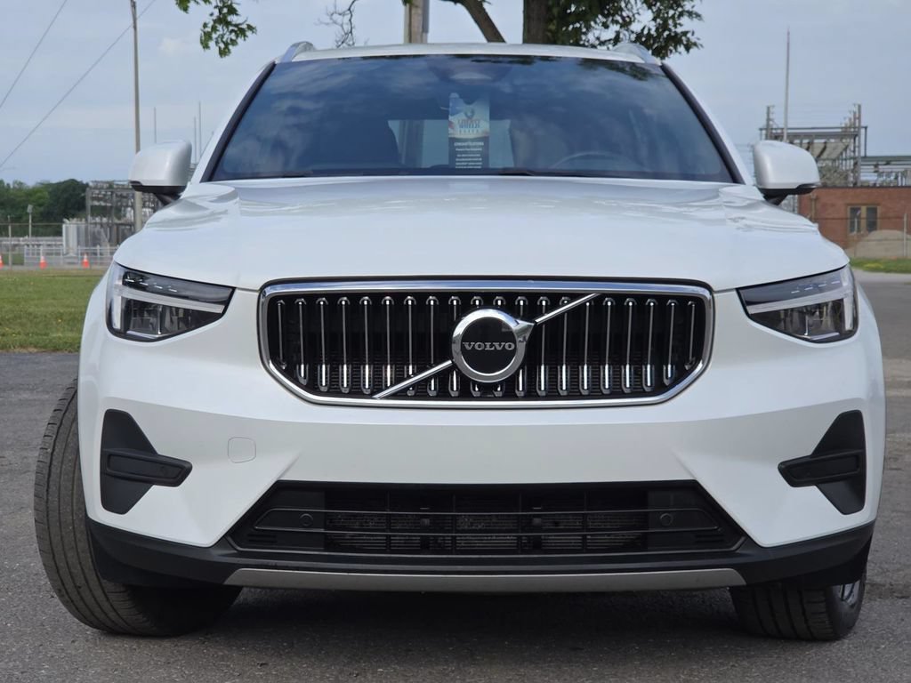 Used 2024 Volvo XC40 B5 Core AWD/4WD image 13