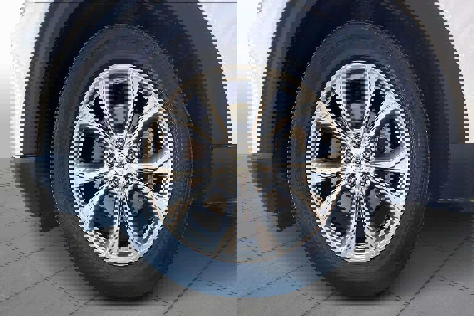 Used 2021 Ford Explorer Limited w/ Equipment Group 301A image 9