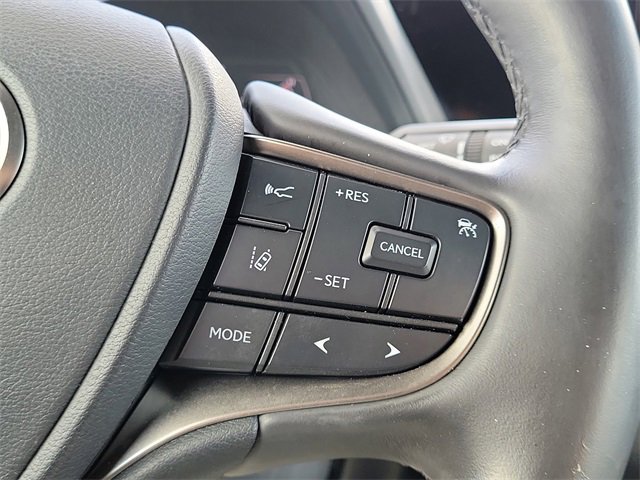 Used 2023 Lexus UX 250h FWD w/ Premium Package image 15