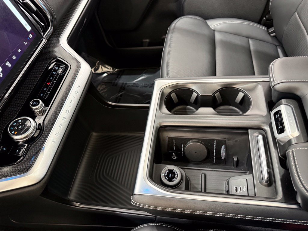 New 2027 Ford Expedition Platinum w/ Stealth Appearance Package AWD/4WD image 48