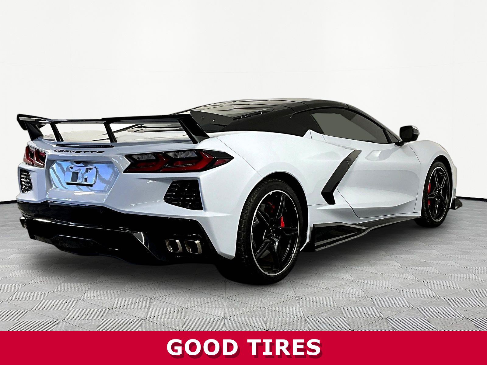 Used 2022 Chevrolet Corvette Stingray Coupe w/ Z51 Performance Package RWD image 6