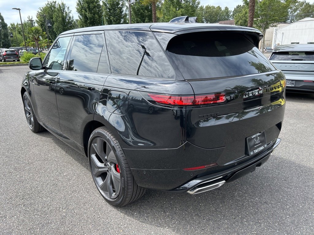 New 2025 Land Rover Range Rover Sport Dynamic SE image 3