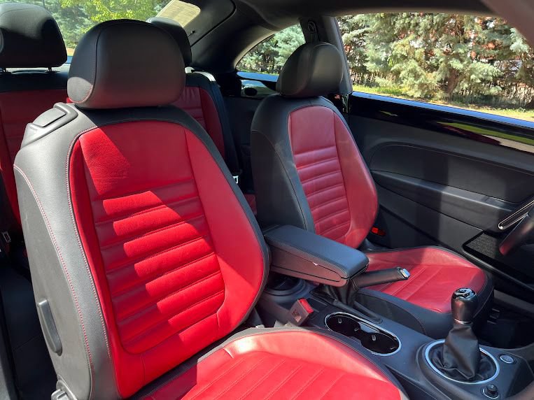 Used 2013 Volkswagen Beetle 2.0T FWD image 32
