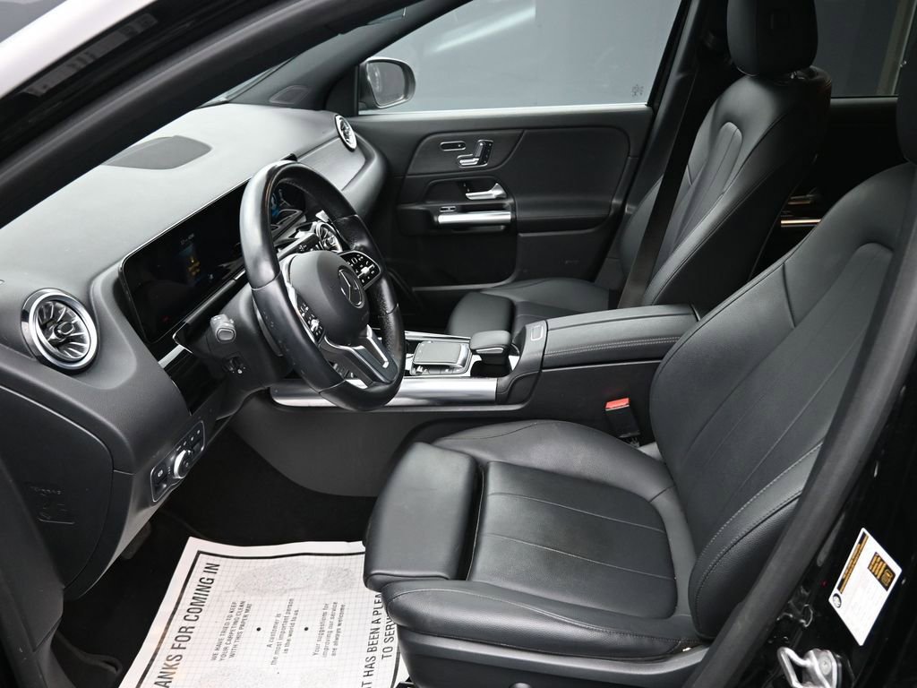 Used 2023 Mercedes-Benz GLA 250 4MATIC w/ Premium Package image 3