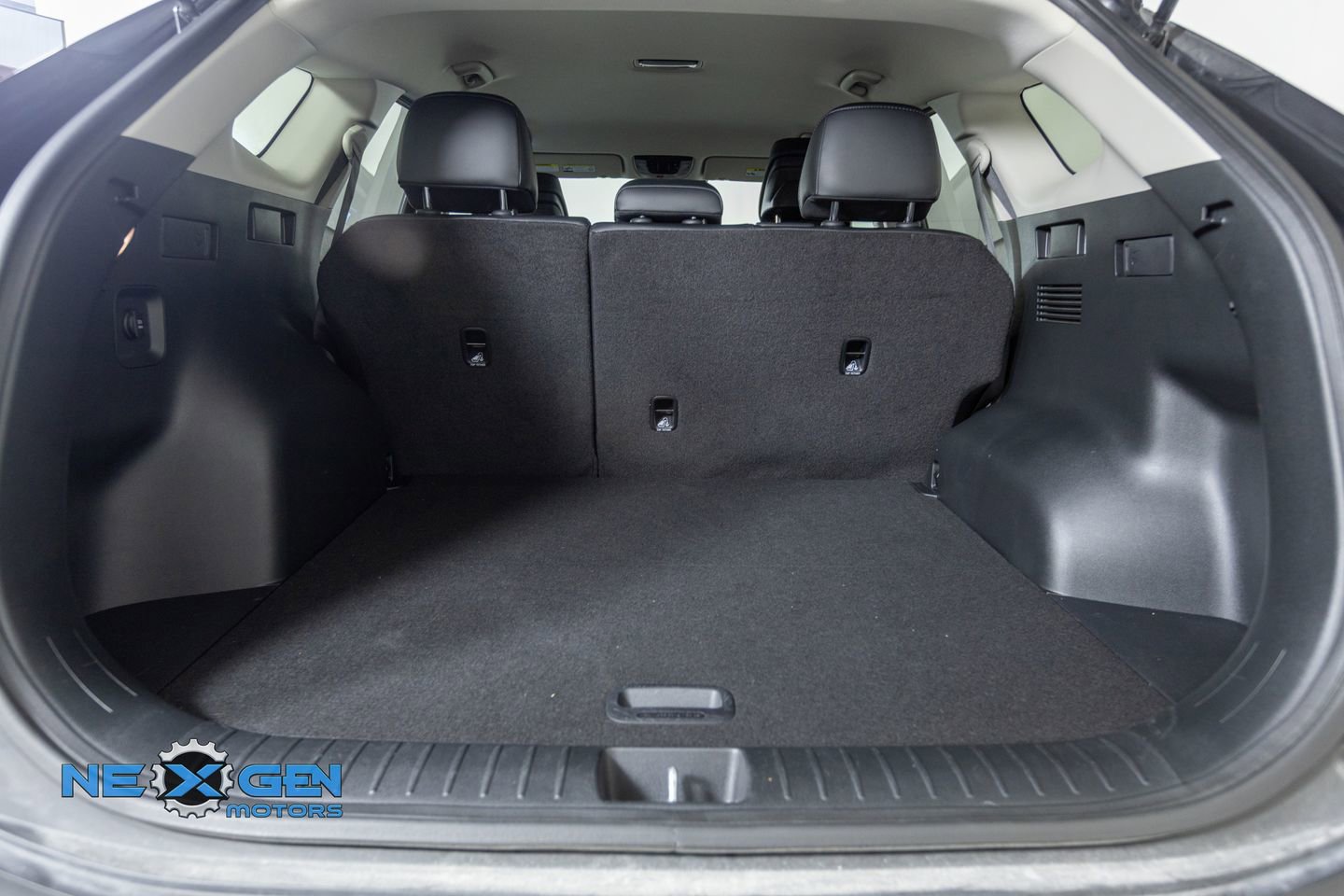 Used 2024 Kia Sportage EX image 45