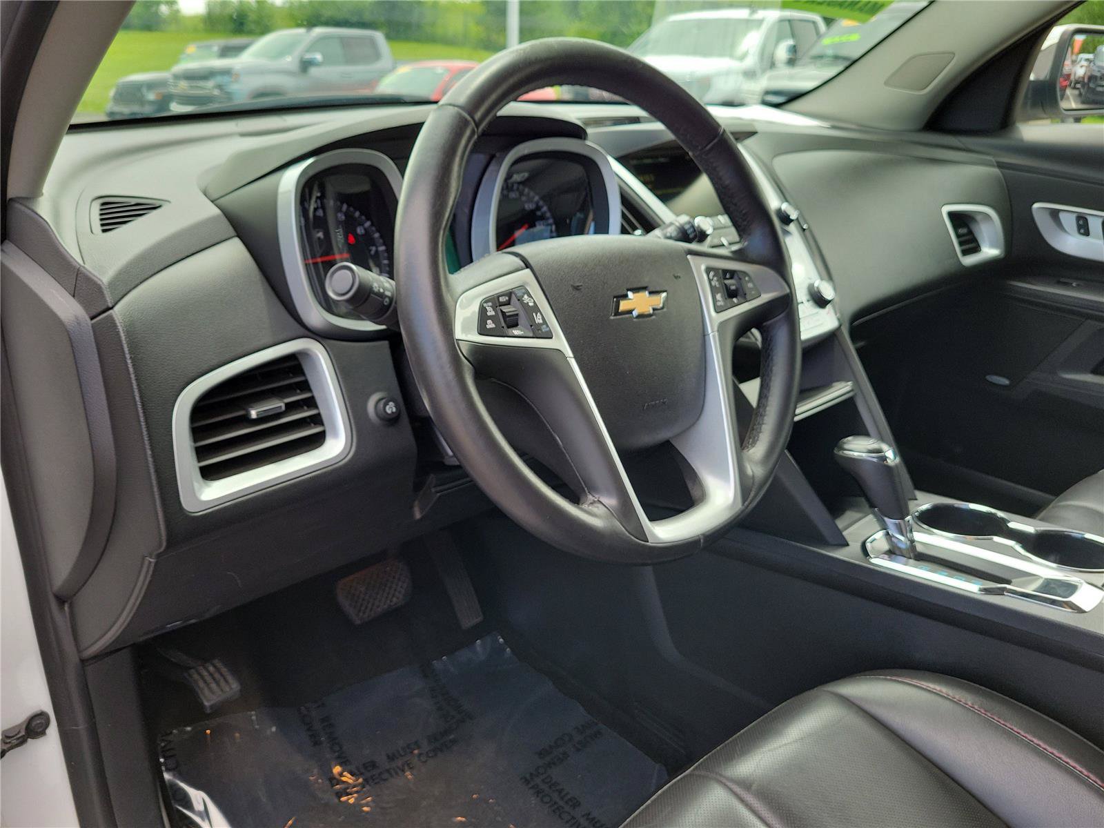 Used 2016 Chevrolet Equinox LTZ w/ Enhanced Convenience Package FWD image 18