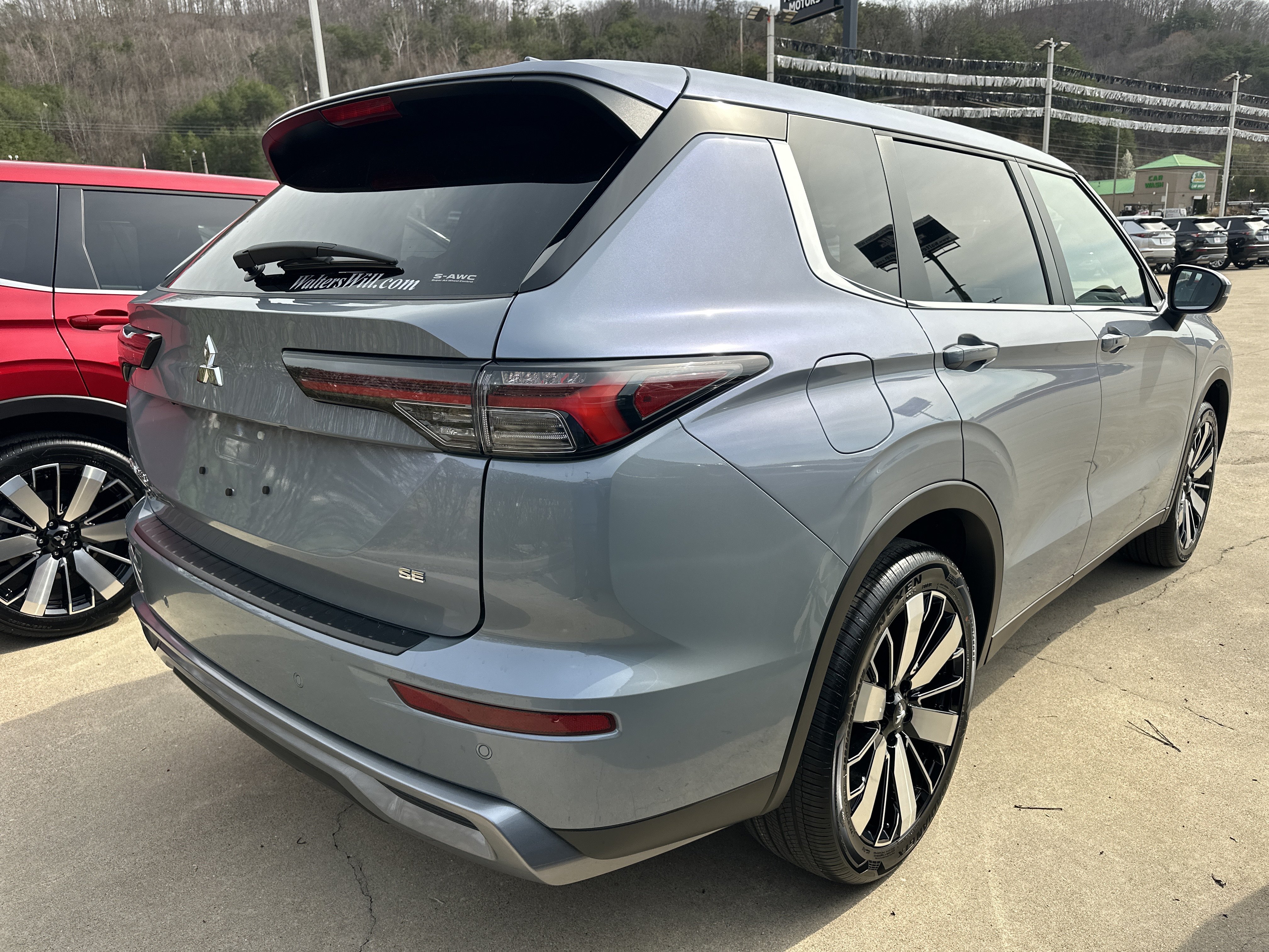 New 2026 Mitsubishi Outlander SE AWD/4WD image 2
