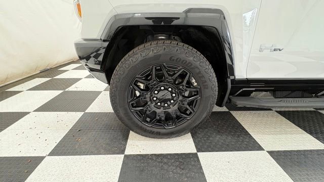 Used 2025 GMC Hummer EV 2X w/ LPO, Cargo Utility Package AWD/4WD image 13