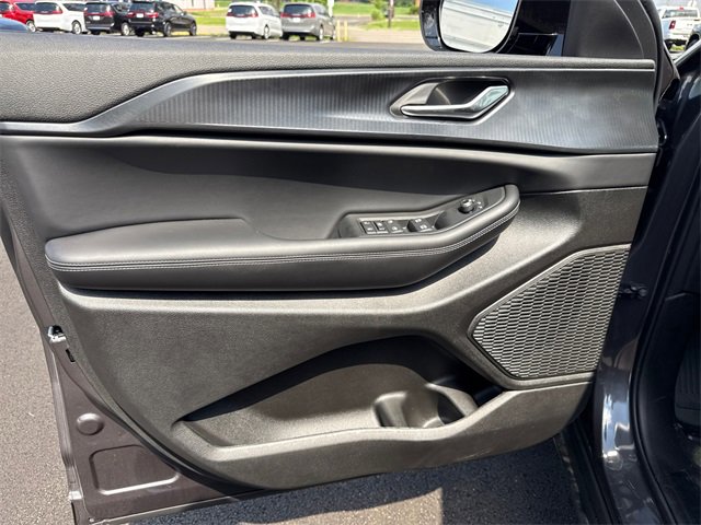 New 2025 Jeep Grand Cherokee L Altitude image 12