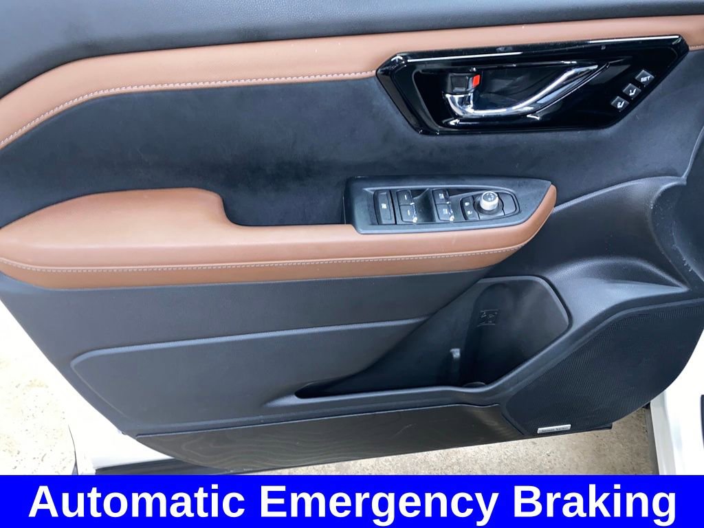 Certified 2025 Subaru Forester Touring AWD/4WD image 10