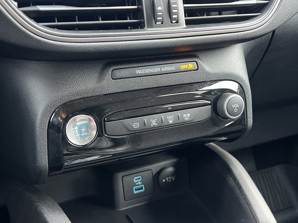 Used 2023 Ford Escape SE w/ Class II Trailer Tow Package image 21