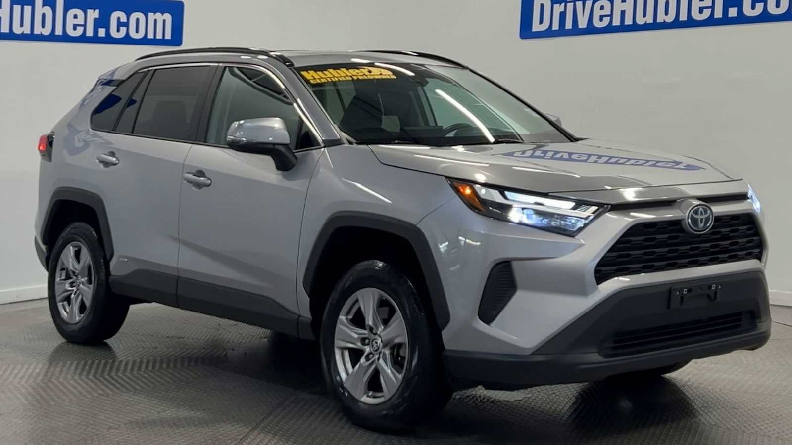 Used 2023 Toyota RAV4 XLE w/ Convenience Package AWD/4WD image 2