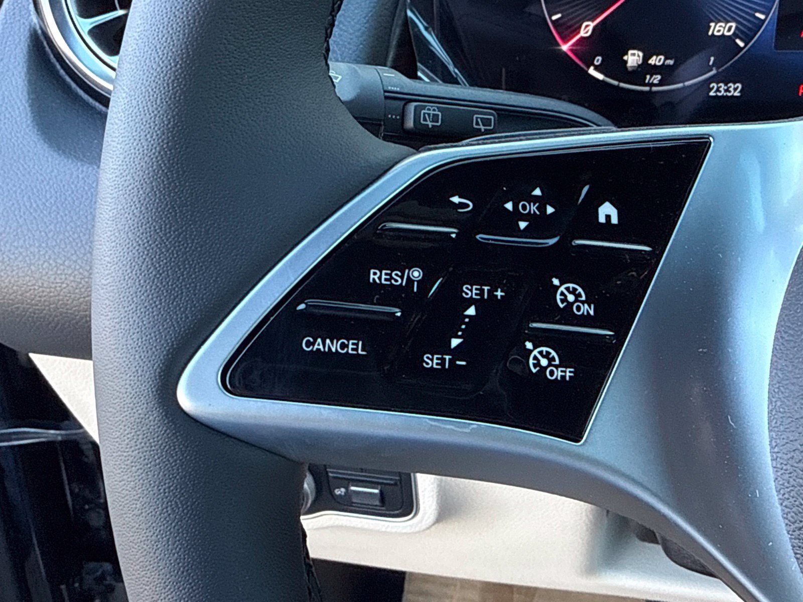 New 2026 Mercedes-Benz GLB 250 4MATIC image 23