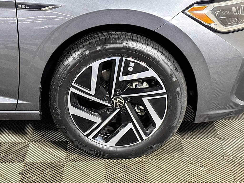 Certified 2024 Volkswagen Jetta SEL FWD image 25