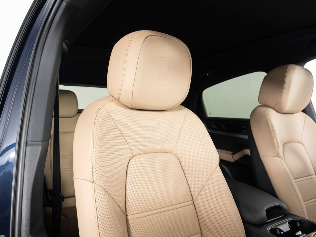 New 2026 Porsche Cayenne Coupe AWD/4WD image 39