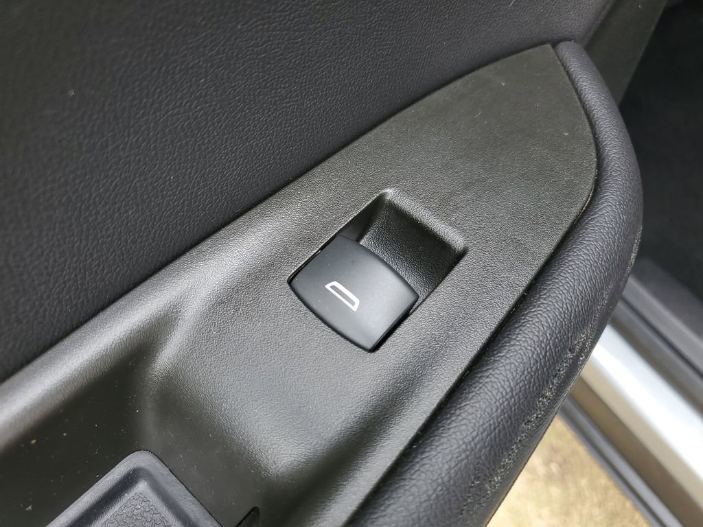 Used 2023 Chevrolet Blazer LT FWD image 16