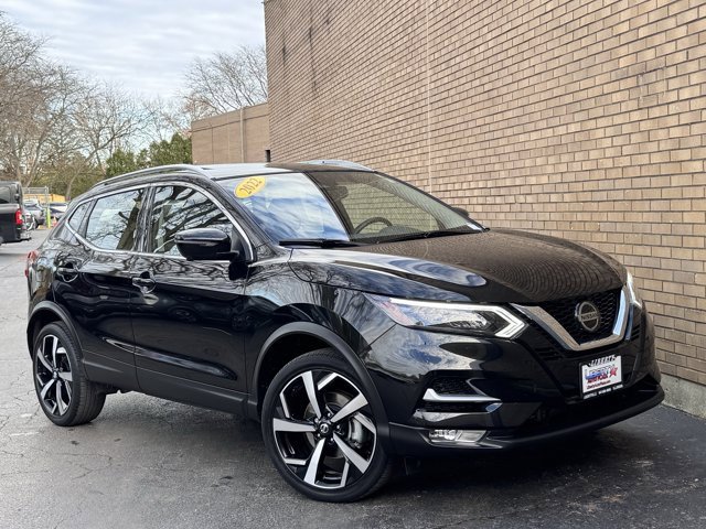 Used 2022 Nissan Rogue Sport SL w/ Premium Package image 2