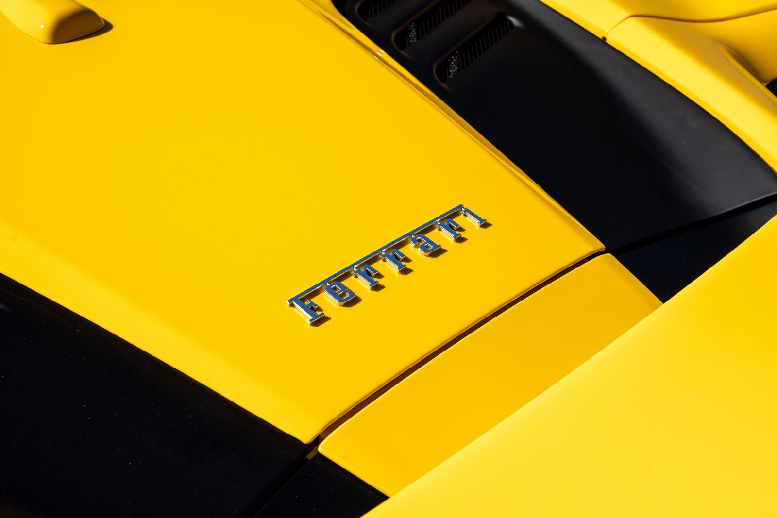 Certified 2022 Ferrari F8 Tributo RWD image 16