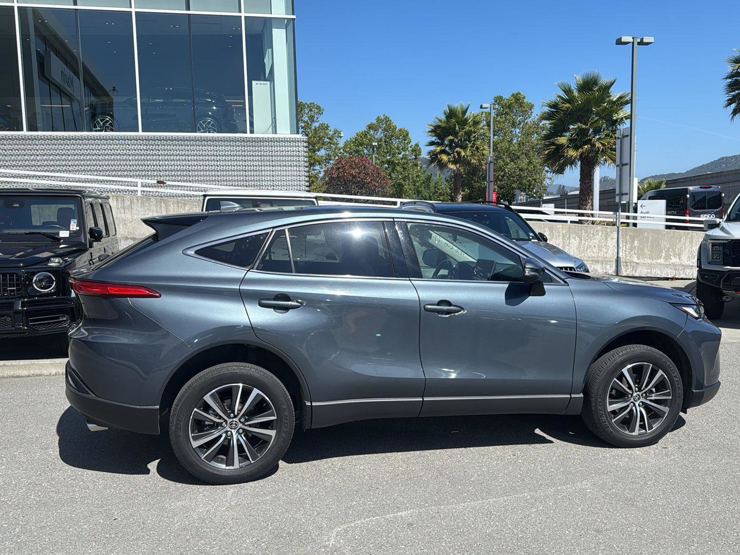 Used 2023 Toyota Venza LE AWD/4WD image 5