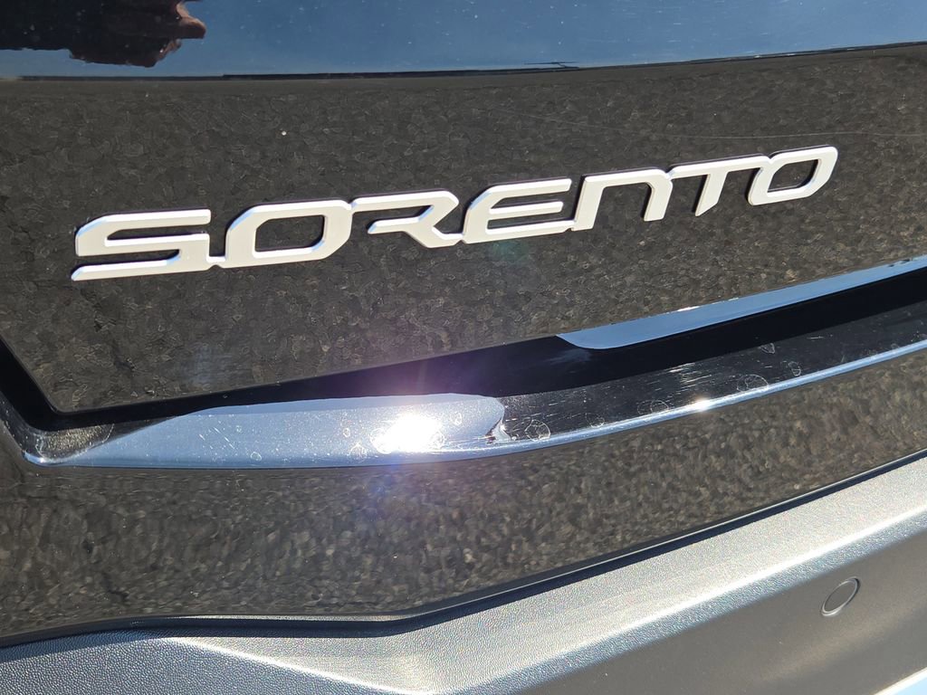Certified 2024 Kia Sorento EX w/ Panoramic Sunroof Package image 12