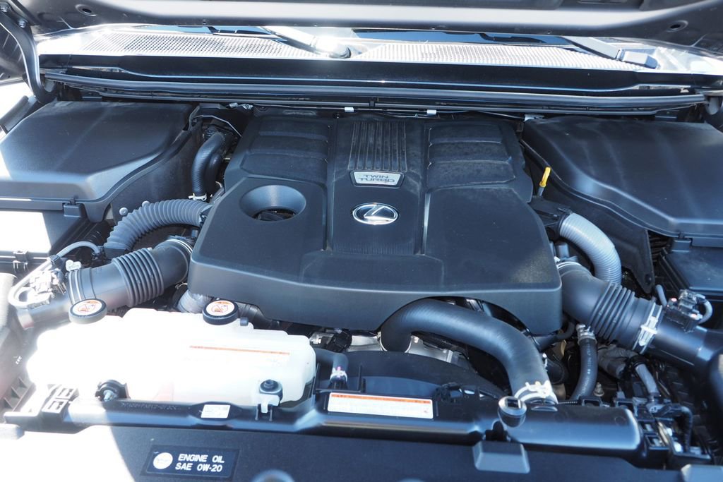 Used 2024 Lexus GX 550 w/ Accessory Package (2T) image 11