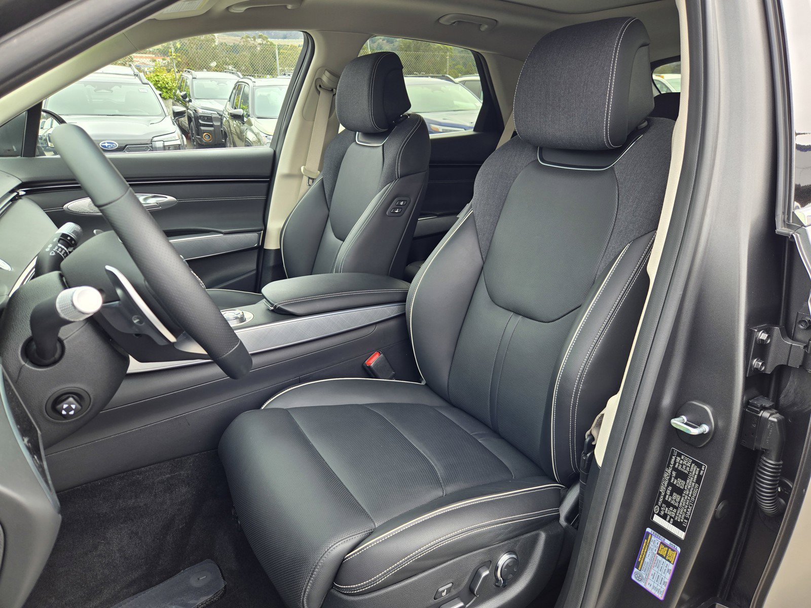 Used 2023 Genesis Electrified GV70 AWD/4WD image 15