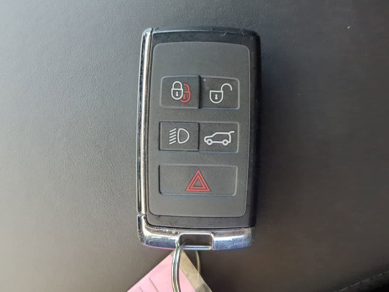 Used 2025 Land Rover Range Rover Sport SE image 38
