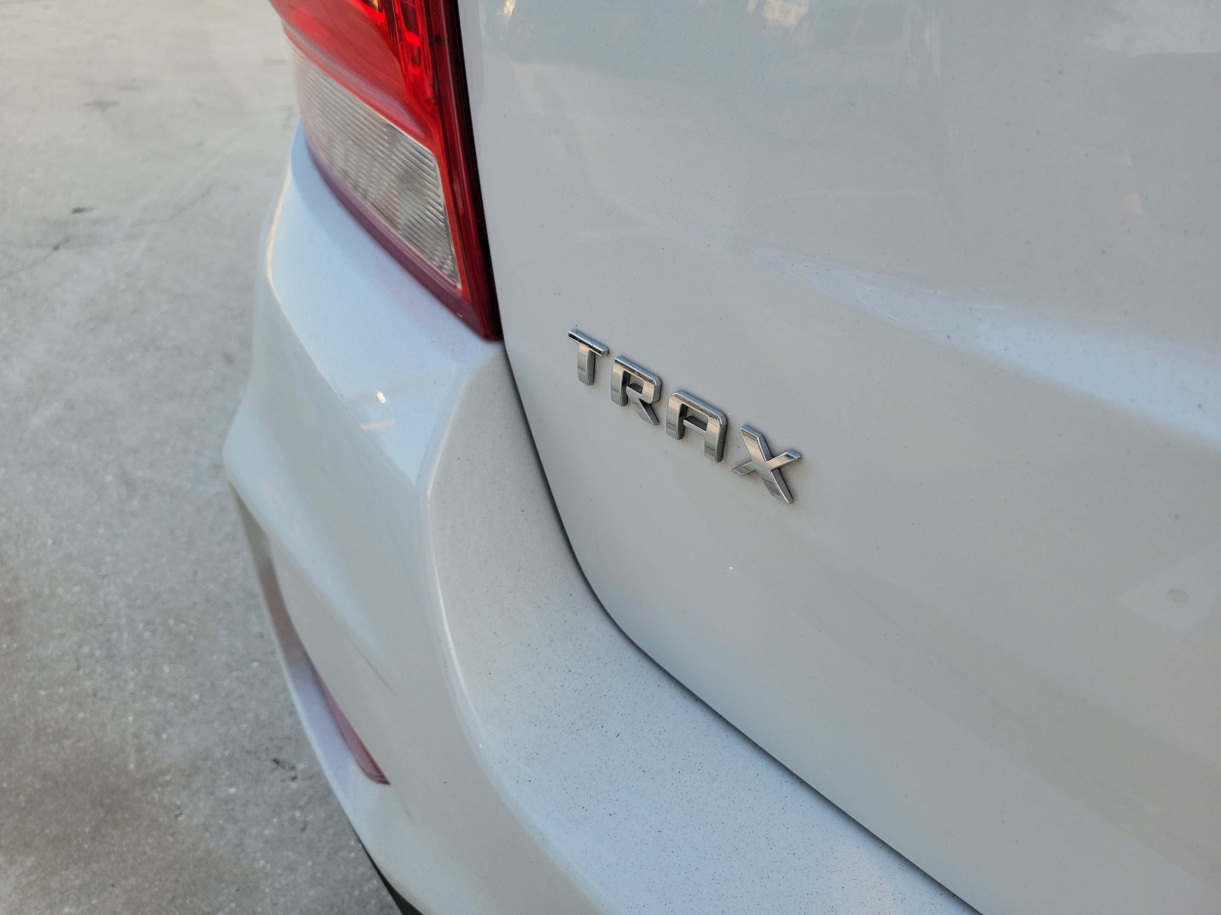 Used 2021 Chevrolet Trax LT FWD image 8