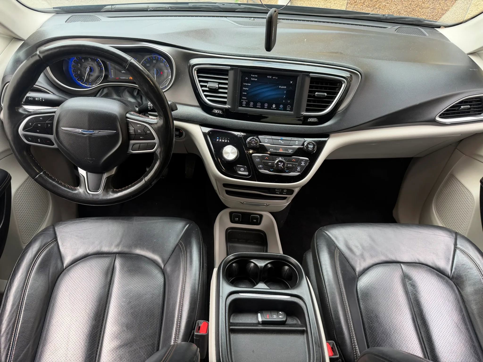 Used 2020 Chrysler Pacifica Touring-L FWD image 31