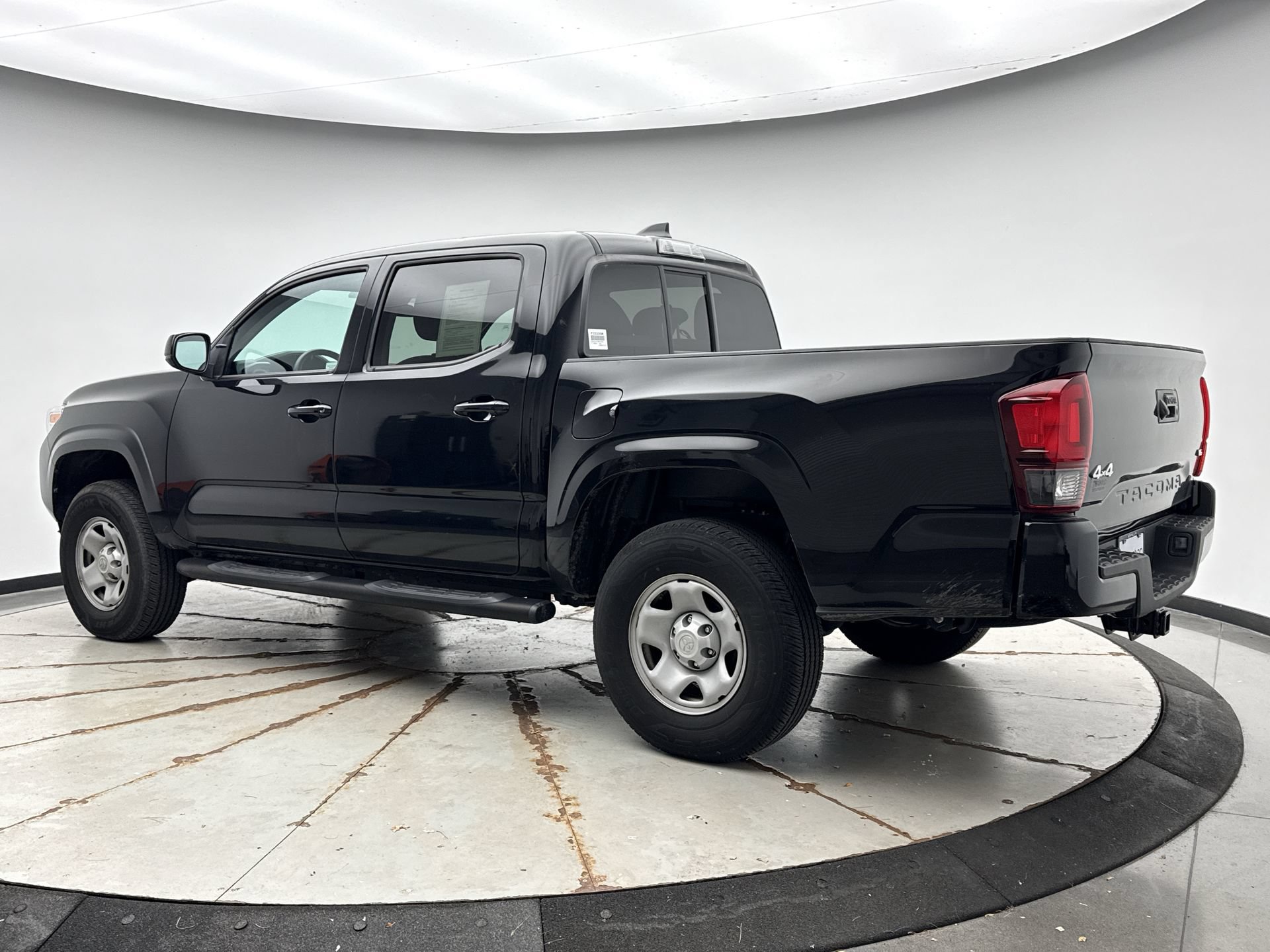 Used 2023 Toyota Tacoma SR AWD/4WD image 3