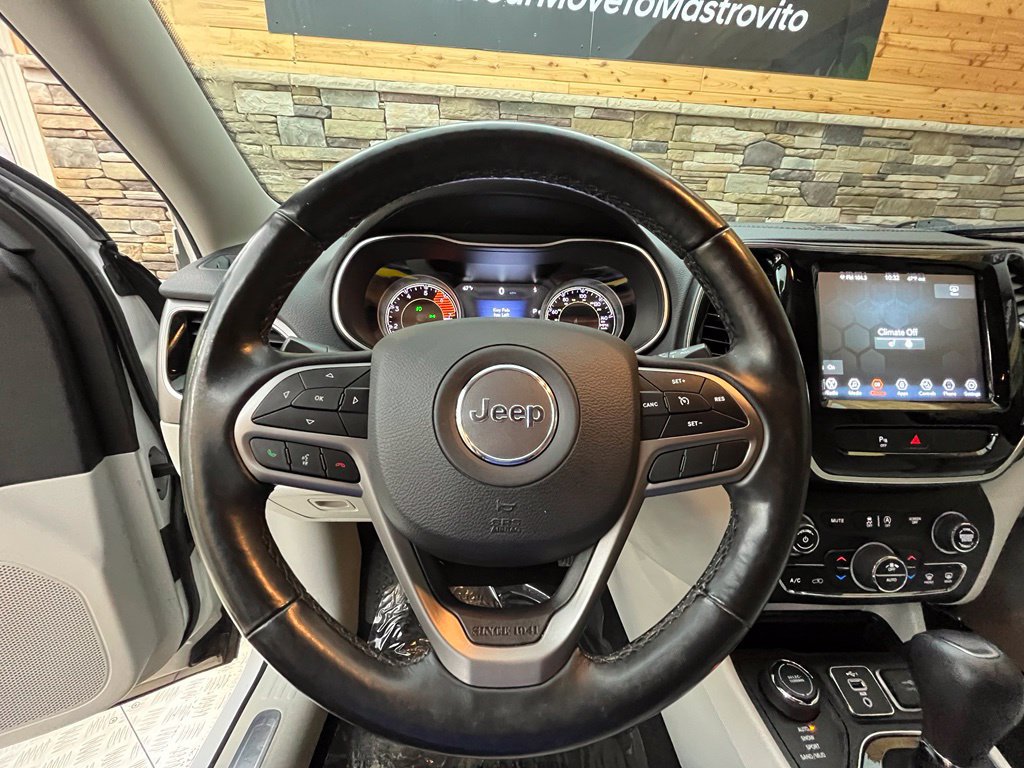Used 2020 Jeep Cherokee Limited AWD/4WD image 26