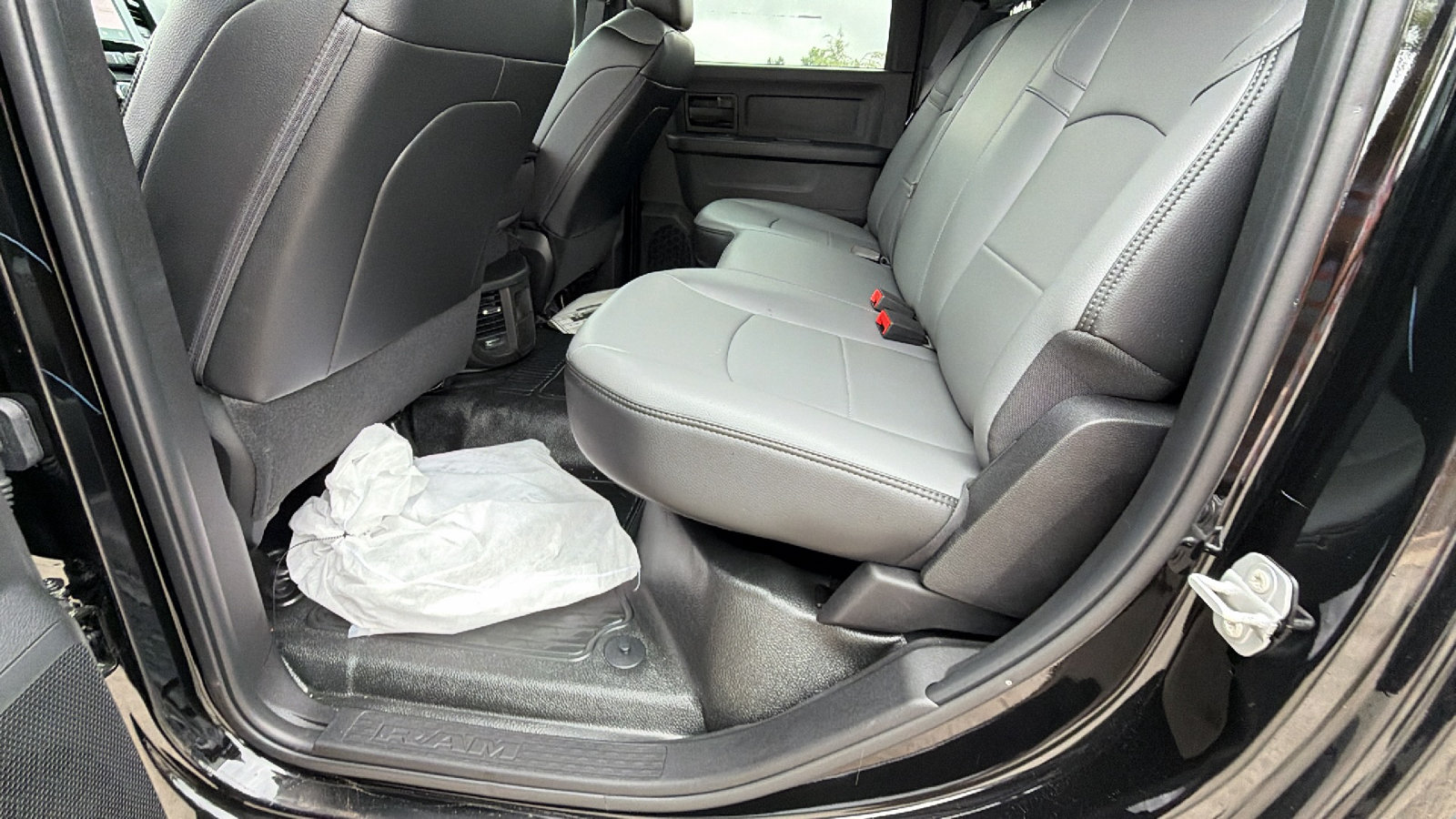 New 2025 RAM 5500 Tradesman w/ Safety Group AWD/4WD image 19