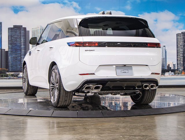 New 2025 Land Rover Range Rover Sport Dynamic SE image 9