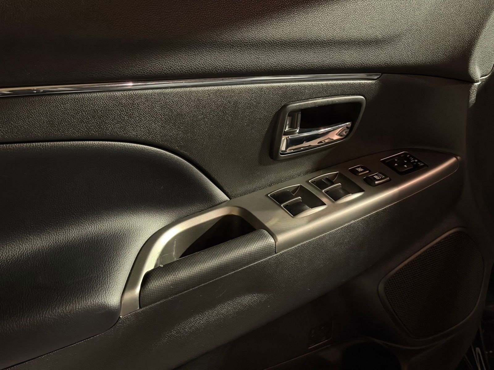 Used 2022 Mitsubishi Outlander Sport SE image 13