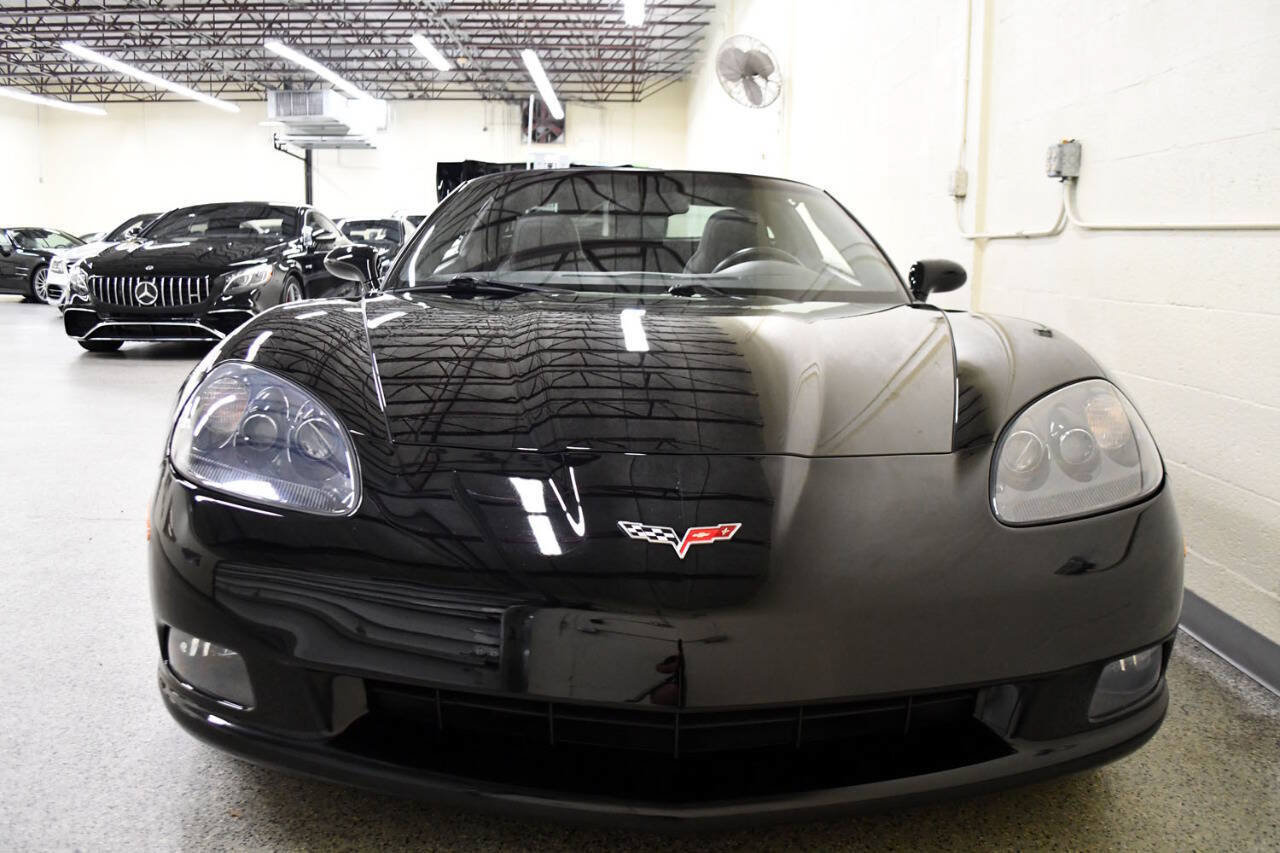 Used 2011 Chevrolet Corvette Coupe w/ 1LT RWD image 5