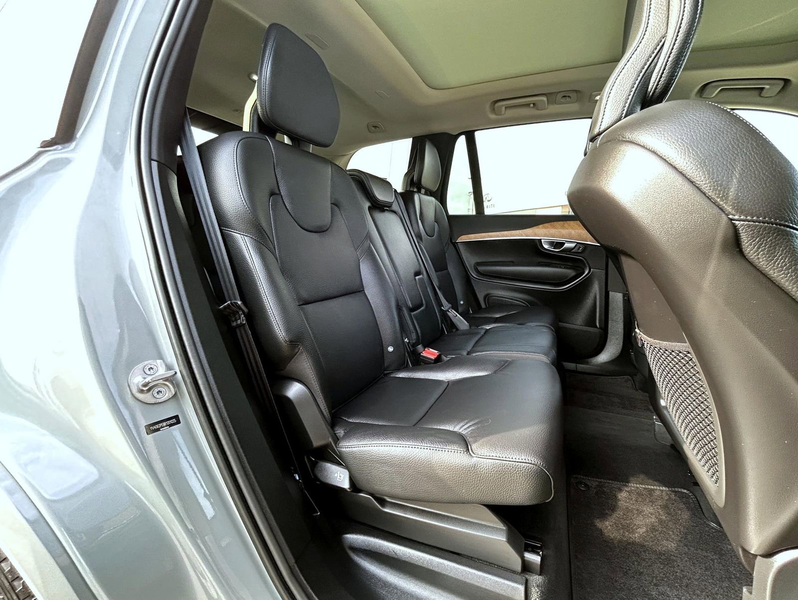 Used 2024 Volvo XC90 B6 Plus image 18