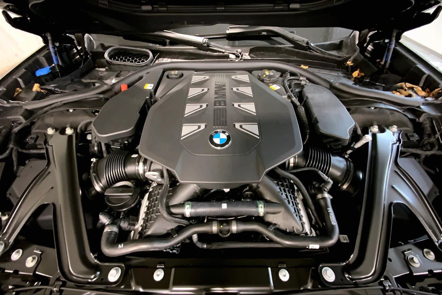 Used 2026 BMW 760i xDrive w/ Executive Package AWD/4WD image 16