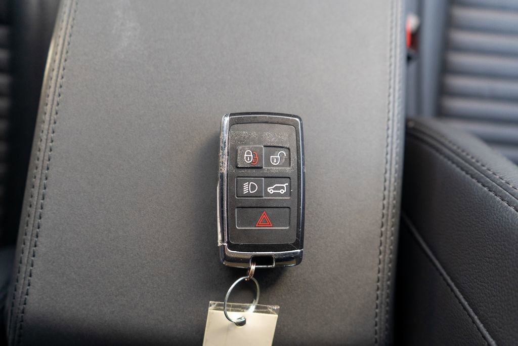 Used 2023 Land Rover Discovery Sport S image 31