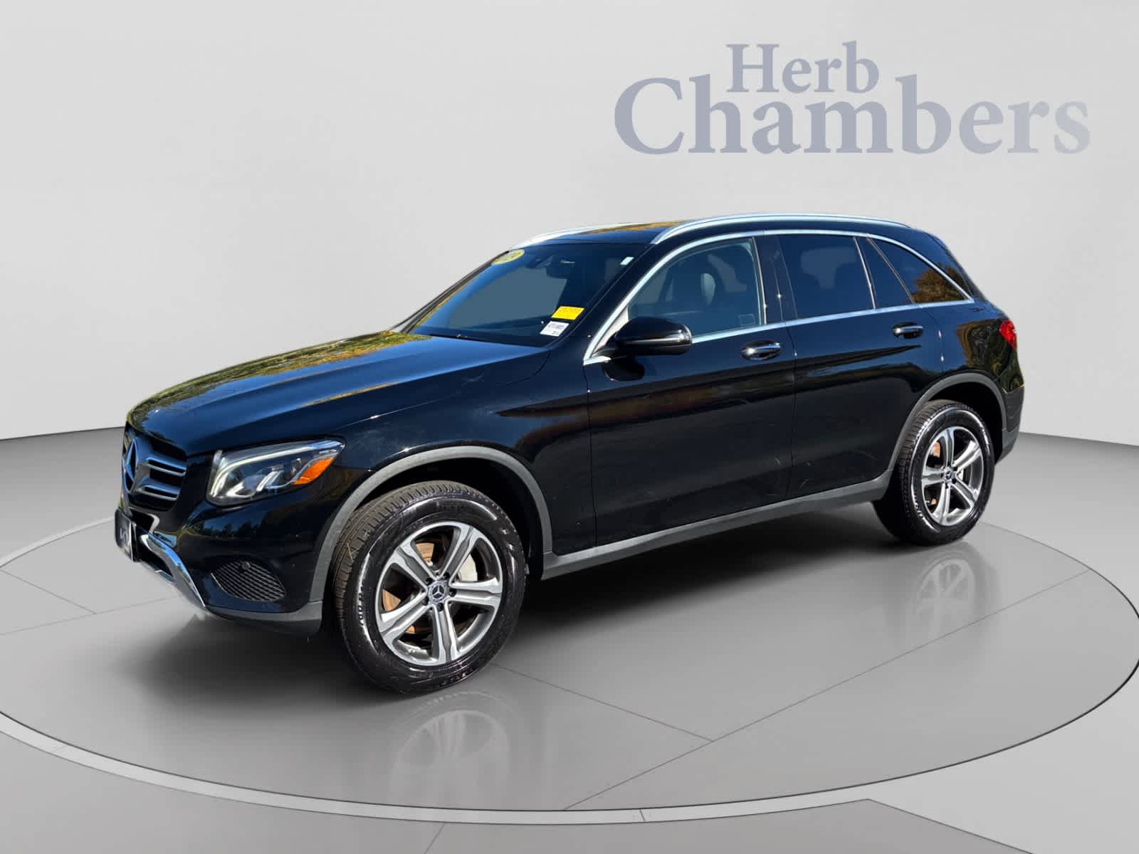 Used 2019 Mercedes-Benz GLC 300 4MATIC image 3