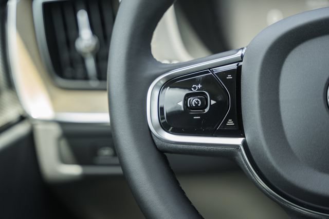 New 2026 Volvo XC60 T8 Ultra w/ Protection Package Premier AWD/4WD image 30